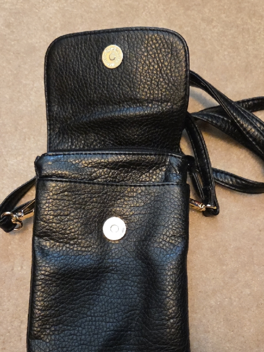 Black Crossbody Phone & Essentials Bag - Women - Picture 2 of 5
